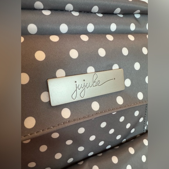 JuJuBe Be Nurtured Dot Dot Dot convertible backpack - Picture 2 of 12